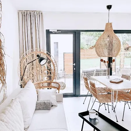 Amorzelas Hébergement de vacances Dębki